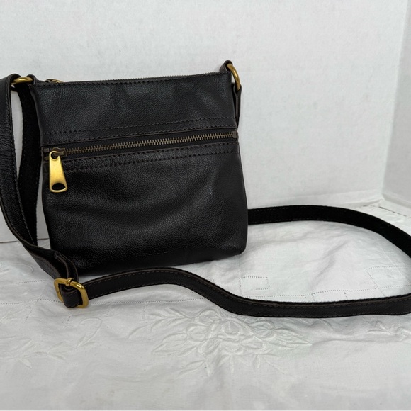 Fossil Fiona crossbody cow hide leather medium crossbody bag - Picture 1 of 9